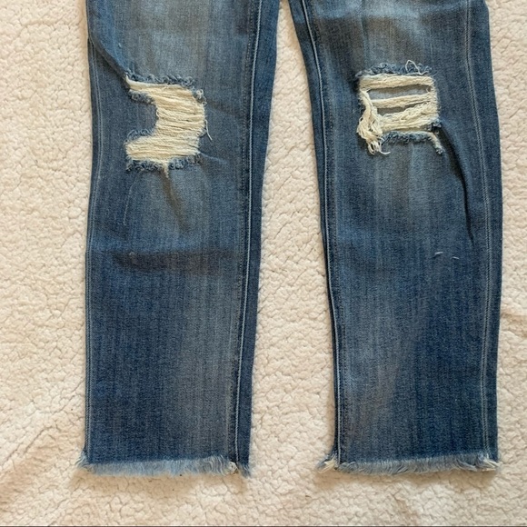 Zoey Mom Jean New With Tags Size 28 ultra high rise in Medium Wash - Picture 5 of 15